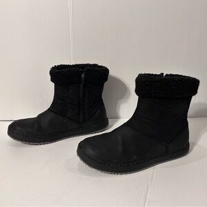 L.L. Bean black suede winter boots women size 8.5 medium
